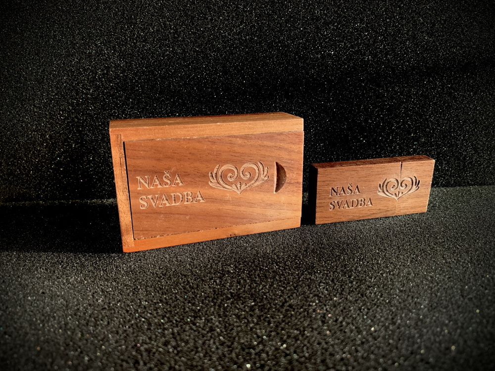 SET "Naša svadba": USB + krabička drevo, orech